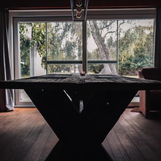 Massieve tafel op maat gemaakt